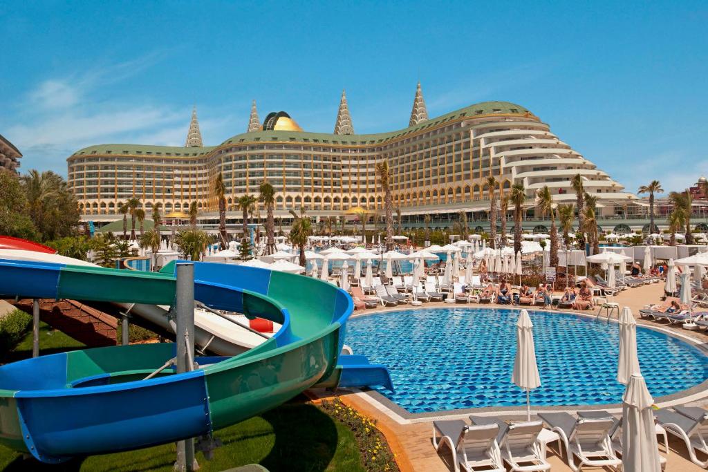 محوطه Delphin Imperial Hotel