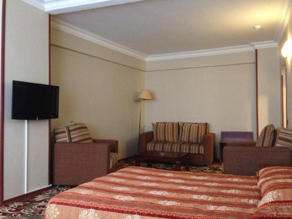 monopol Hotel