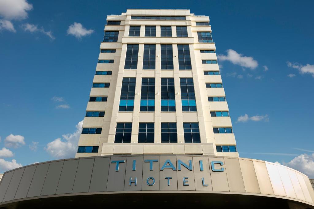 TITANIC BUSINESS KARTAL