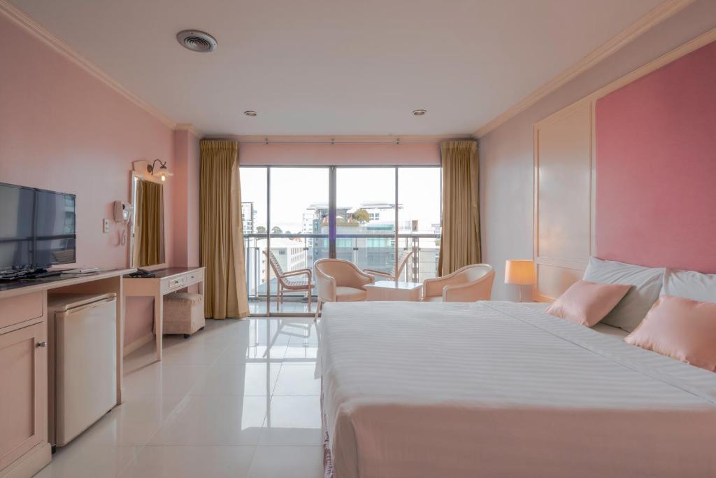 MIKE BEACH HOTEL PATTAYA