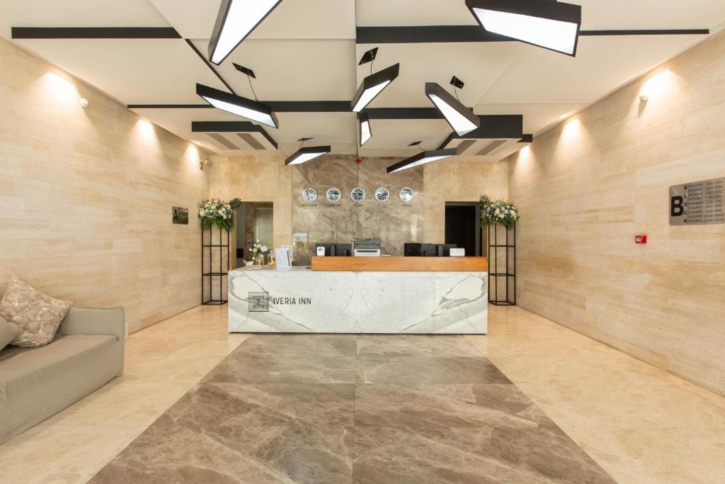 IVVERIA INN HOTEL 