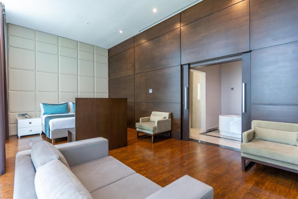 LEGEND HOTEL 