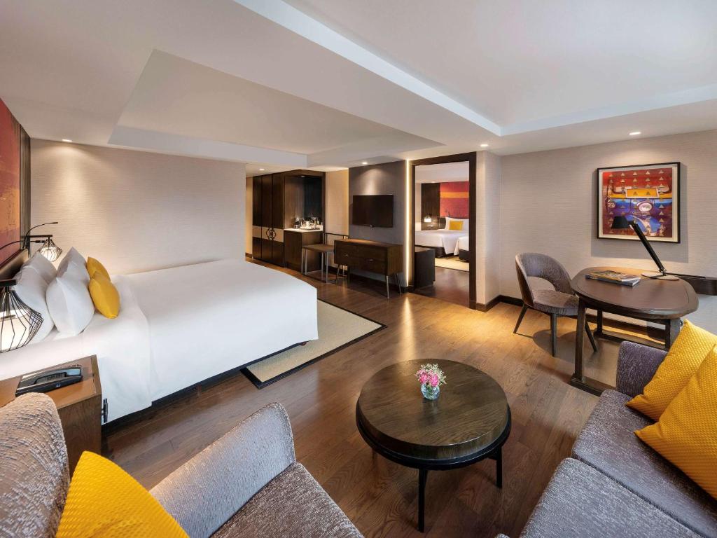 MERCURE SUKHUMVIT HOTEL BANGKOK