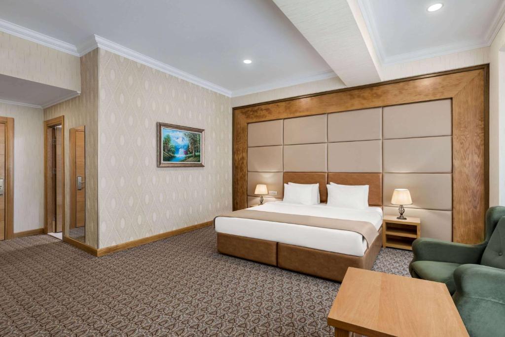 WYNDHAM HOTEL BAKU