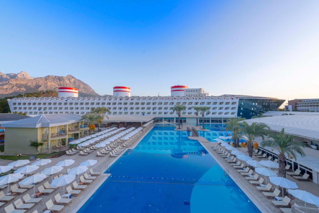 ARMAS TRANSATLANTIK HOTEL
