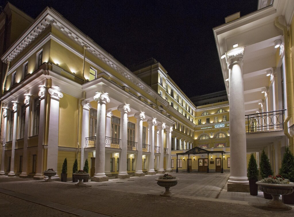 HERMITAGE HOTEL